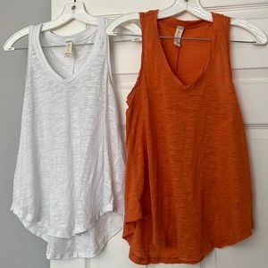 2 Tank Tops
